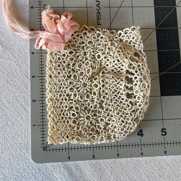 Antique tatted/lace infant christening bonnet - Picture 3 of 8